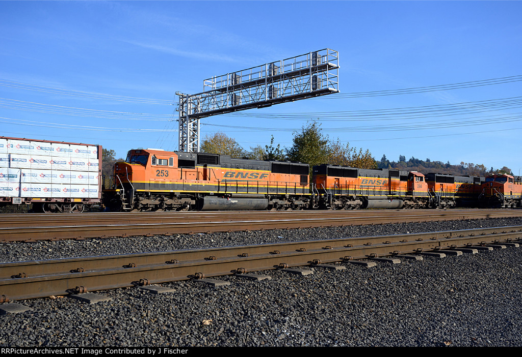 BNSF 253